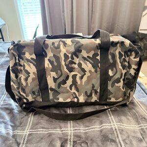 Camo Duffle Bag - Green/Black